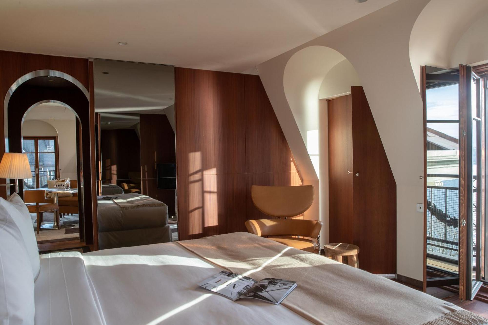 Lakeview Suite