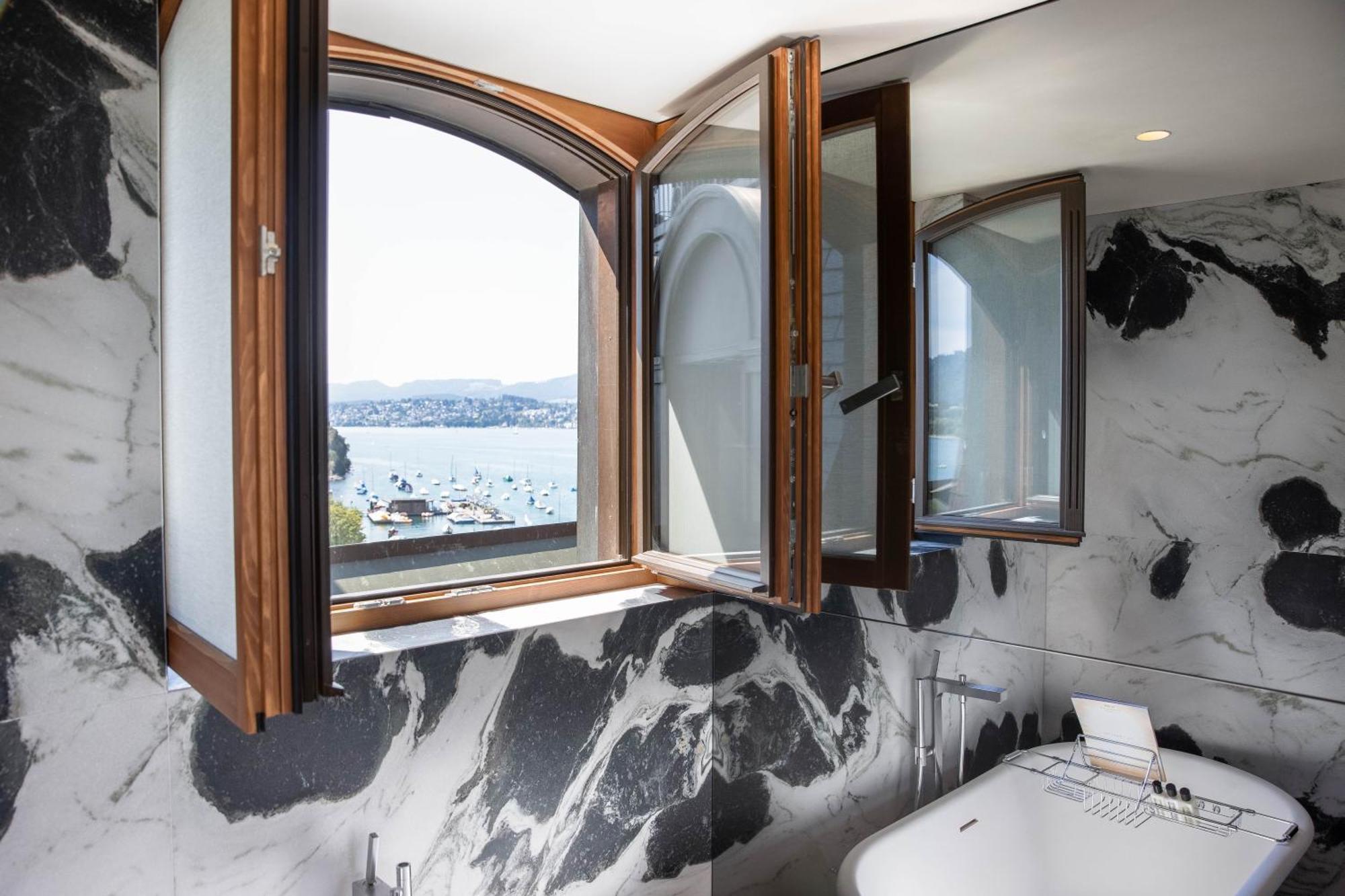 Lakeview Suite